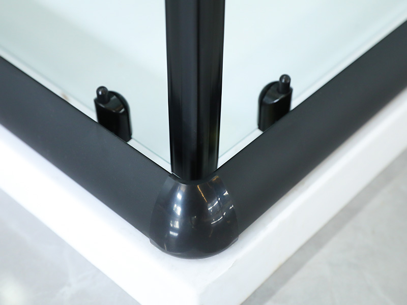 SQ 二重穴ハンドルが付いている黒いアルミニウム プロファイルの正方形のスライド シャワーのエンクロージャ SQ 二重穴ハンドルが付いている黒いアルミニウム プロファイルの正方形のスライド シャワーのエンクロージャ