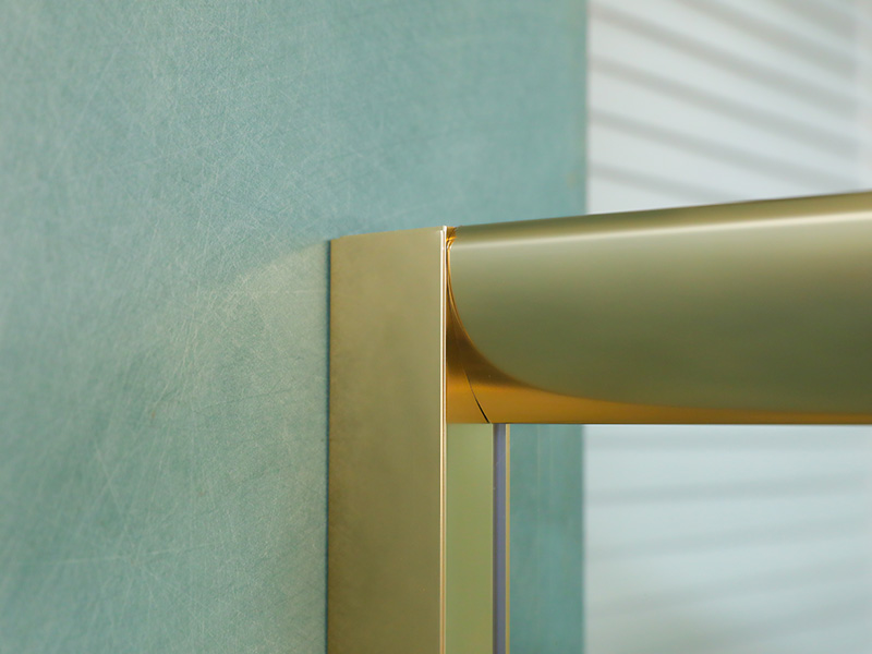 正方形のスライド式シャワーエンクロージャ、印刷付き透明強化ガラス、ゴールドアルミニウムプロファイル、二重穴ハンドル、トレイ付き 正方形のスライド式シャワーエンクロージャ、印刷付き透明強化ガラス、ゴールドアルミニウムプロファイル、二重穴ハンドル、トレイ付き