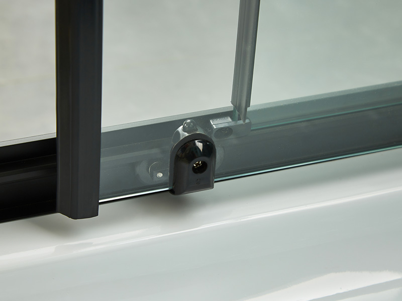 SQ スライド式シャワーエンクロージャ、透明強化ガラス、ブラックアルミニウムプロファイル、二重穴ハンドル、トレイ付き SQ スライド式シャワーエンクロージャ、透明強化ガラス、ブラックアルミニウムプロファイル、二重穴ハンドル、トレイ付き