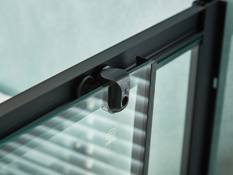 SQ スライド式シャワーエンクロージャ、透明強化ガラス、ブラックアルミニウムプロファイル、二重穴ハンドル、トレイ付き SQ スライド式シャワーエンクロージャ、透明強化ガラス、ブラックアルミニウムプロファイル、二重穴ハンドル、トレイ付き