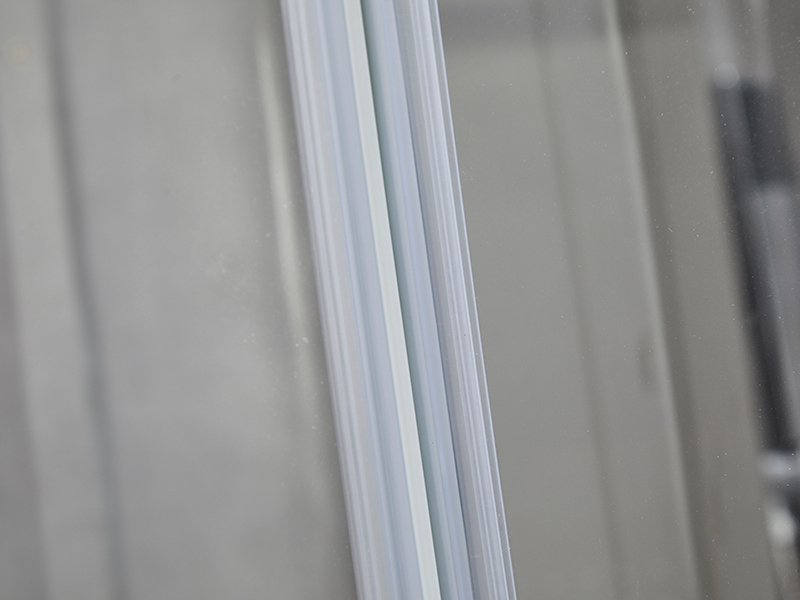 SE スライド式シャワーエンクロージャ、透明強化ガラス、クロムアルミニウムプロファイル、二重穴ハンドル、トレイなし SE スライド式シャワーエンクロージャ、透明強化ガラス、クロムアルミニウムプロファイル、二重穴ハンドル、トレイなし